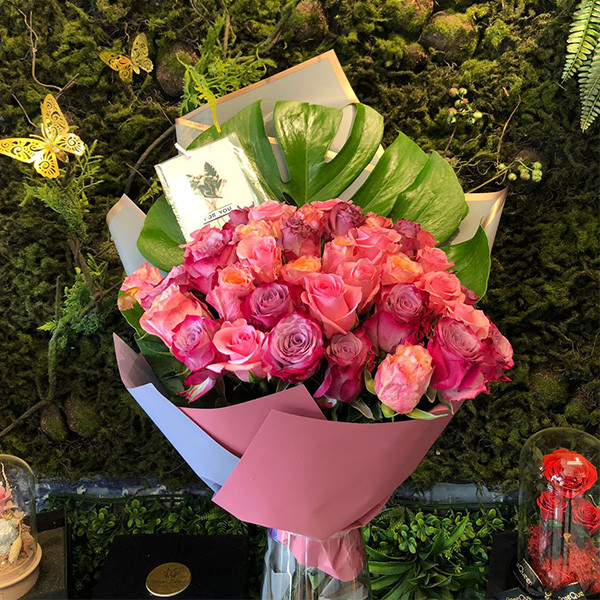 Mixed Pink Roses Bouquet